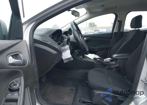 2015 Ford Focus Se z USA, uszkodzony, nr VIN 1FADP3F21FL335143